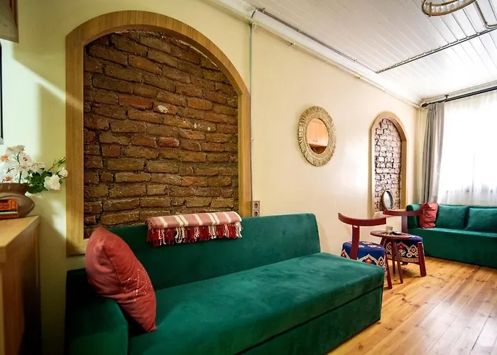 Mercan Balat - Mihrab Niche Istanboel