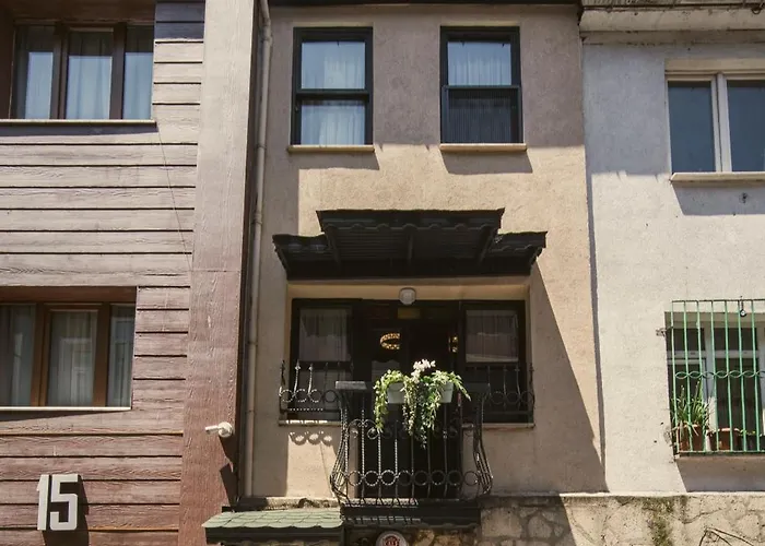 Mercan Balat - Mihrab Niche