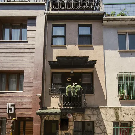 Mercan Balat - Mihrab Niche