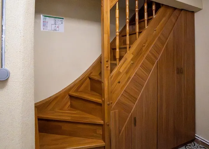 Mercan Balat - Mihrab Niche *