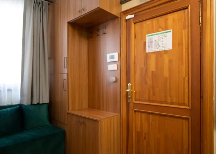 Mercan Balat - Mihrab Niche