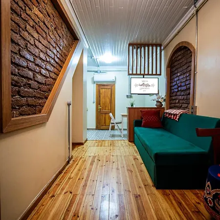 Mercan Balat - Mihrab Niche *