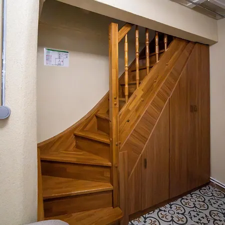 Mercan Balat - Mihrab Niche *